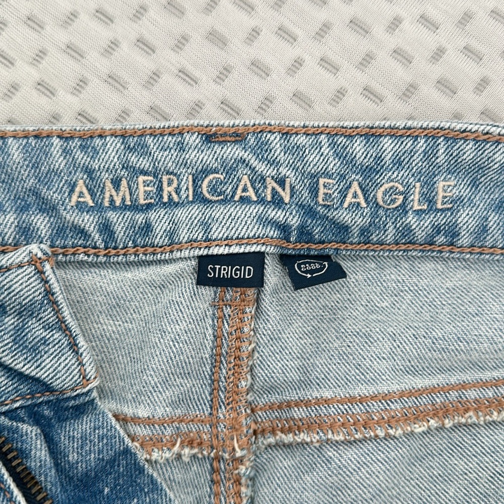 AE Strigid Ripped Mom Jean - Picture 4 of 5